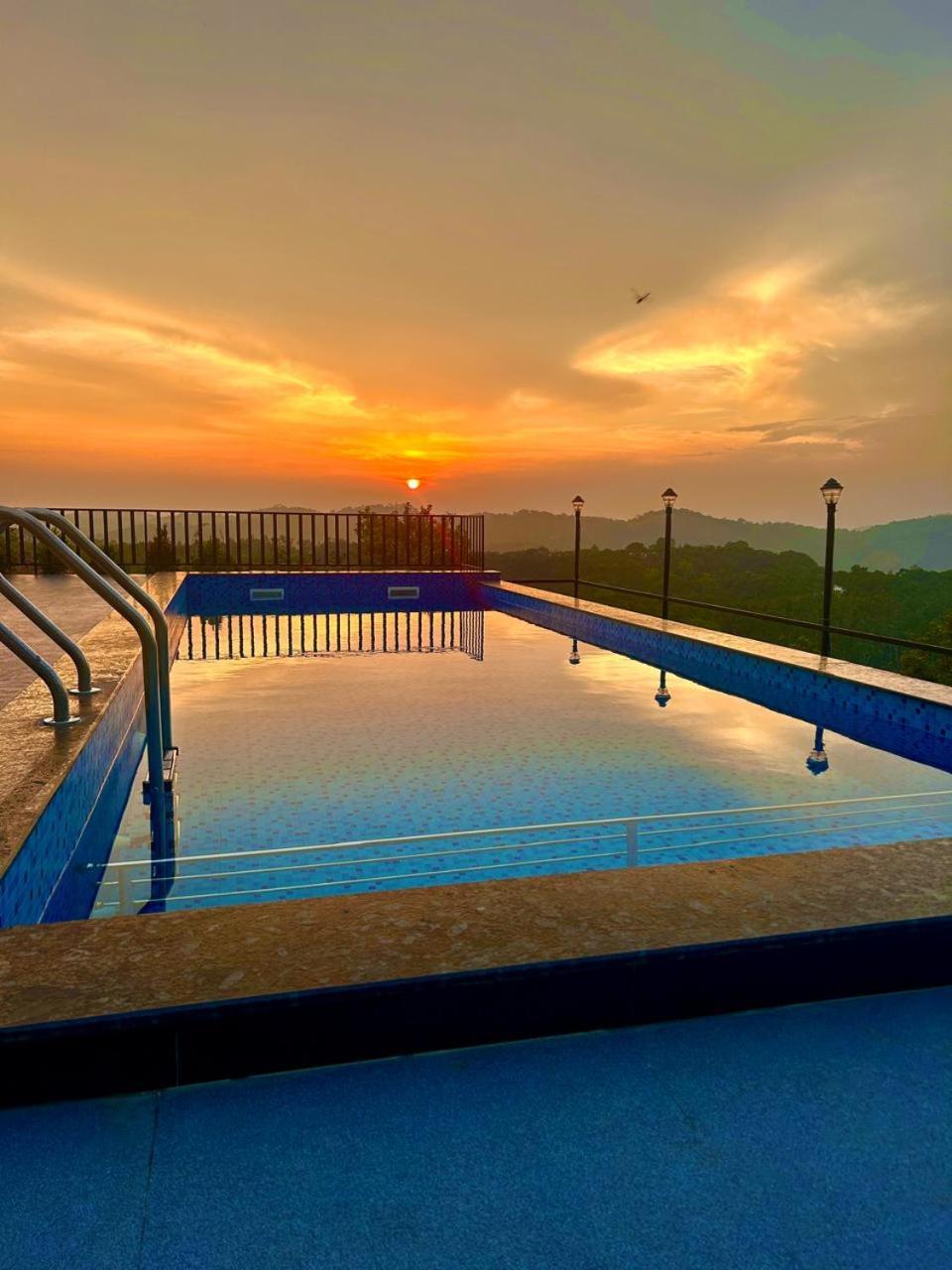 Paadi Holidays Ramakkalmedu 伊都基 外观 照片